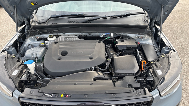 Volvo XC40 2.0 B3P Plus Dark 5dr Auto Petrol Estate